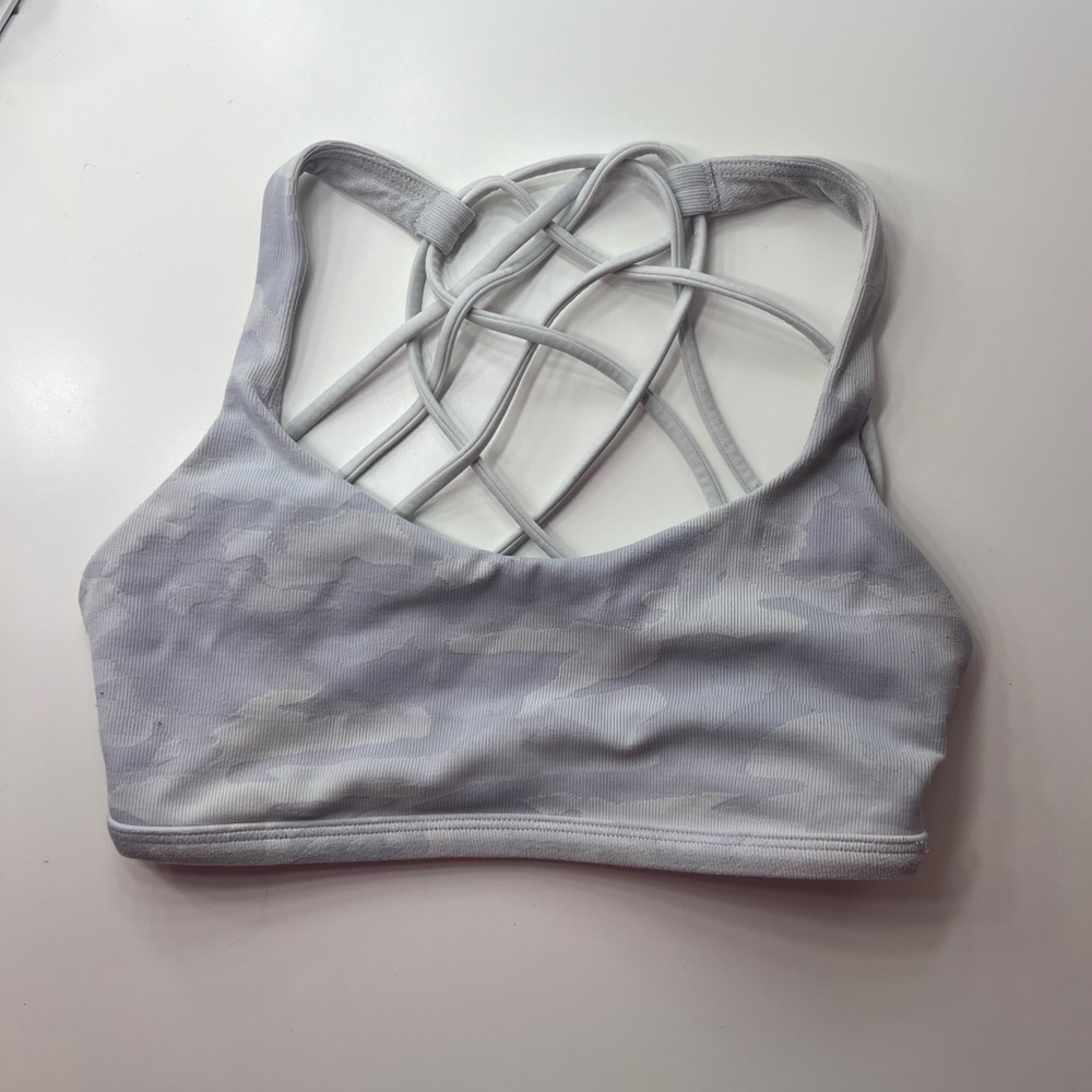Size 2, Lulu Lemon Free To Be Wild Bra in Incognito Camo Jacquard Alpine White. - Picture 2 of 5